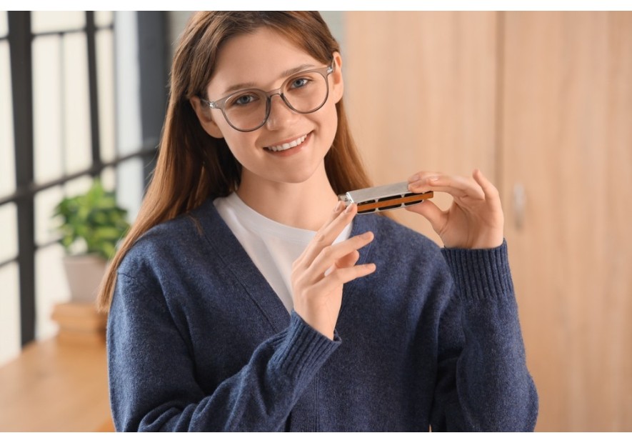 The Challenges of Learning the Harmonica [Beginner's Guide]